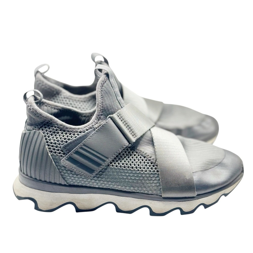 Sorel women's Kinetic sneaker in grey size 9 outdoors athletic